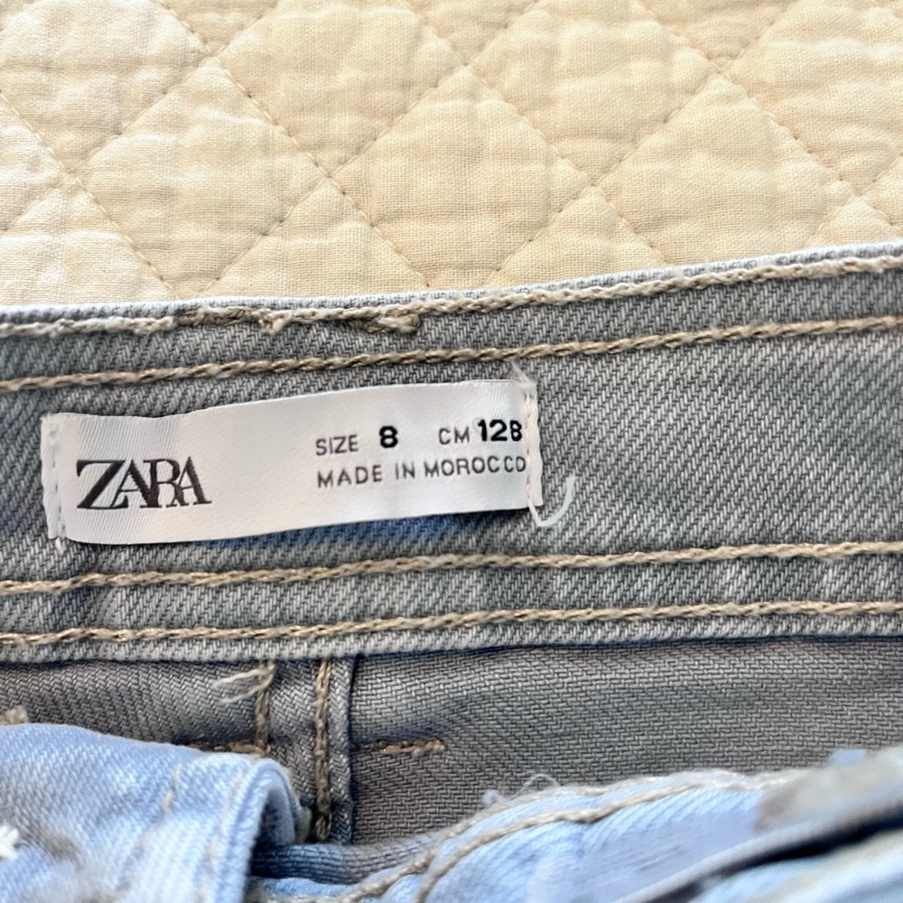 Adorable kids size 8 Gray Jeans - Picture 3 of 3
